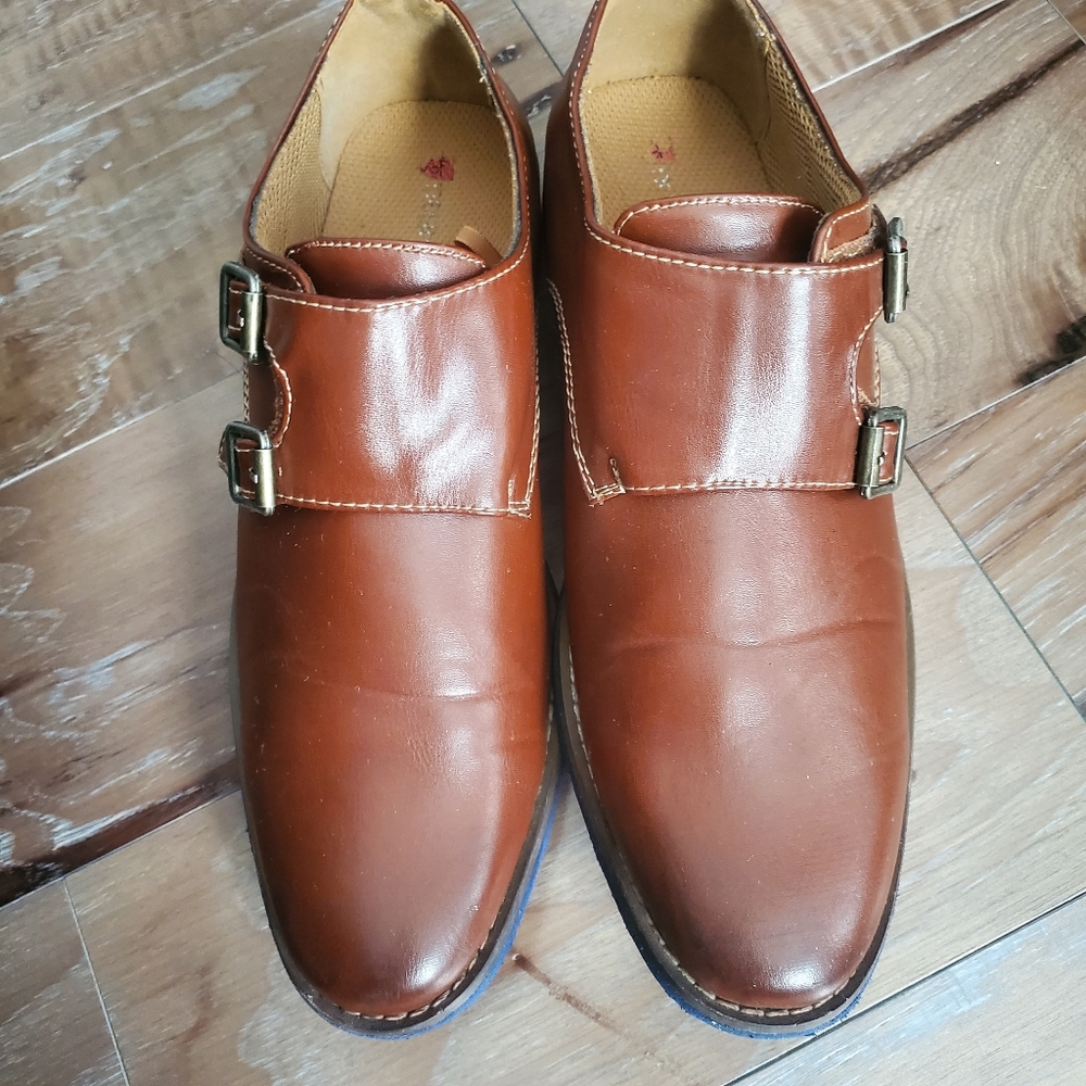 Boys Deer Stags size 6M brown dress shoes. Double monk style.